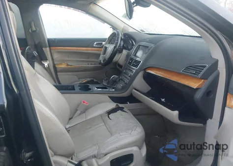 2010 Lincoln Mkt z USA, uszkodzony, nr VIN 2LMHJ5AR3ABJ10695